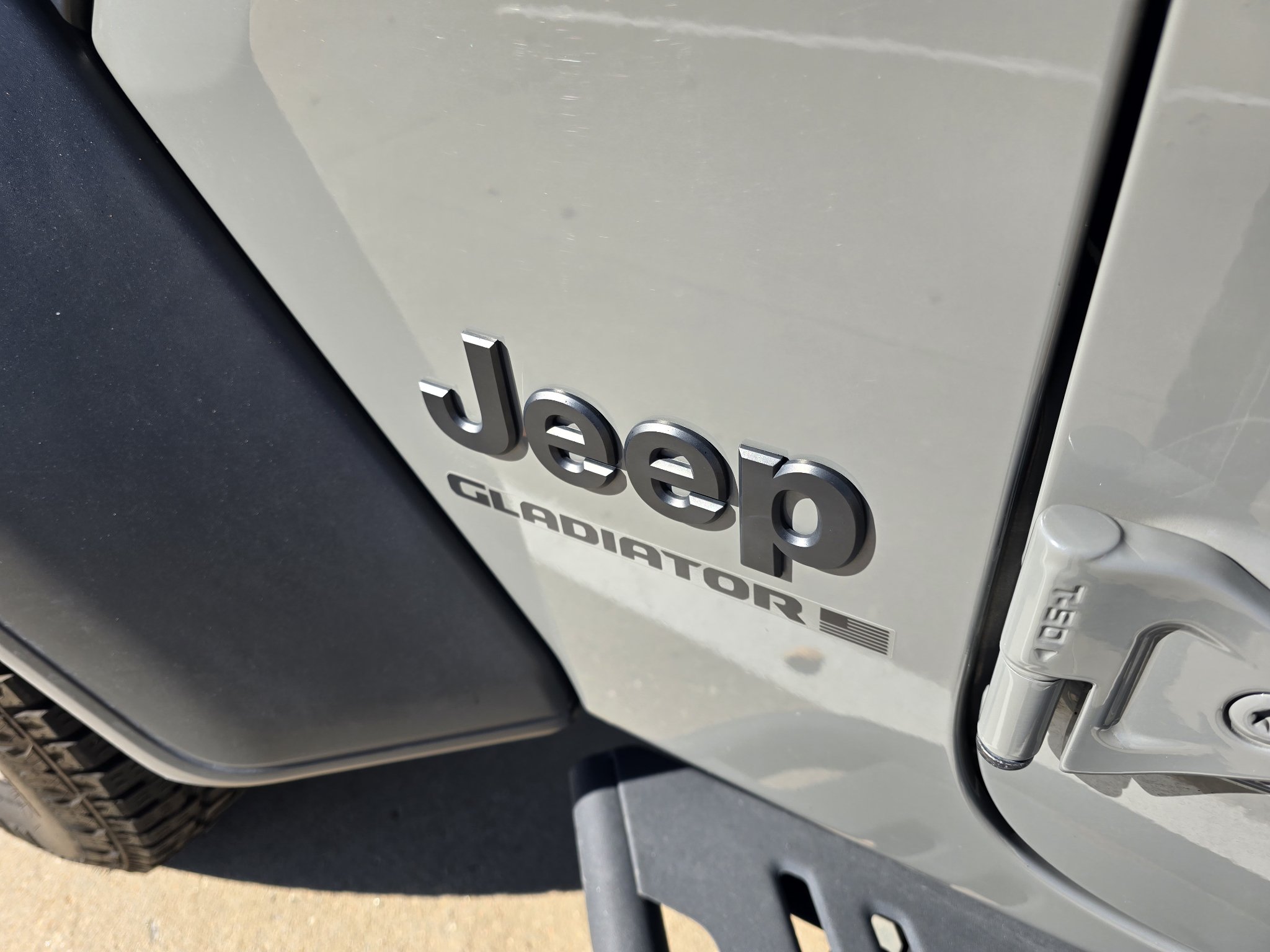 Used 2023 Jeep Gladiator Sport AWD/4WD image 11