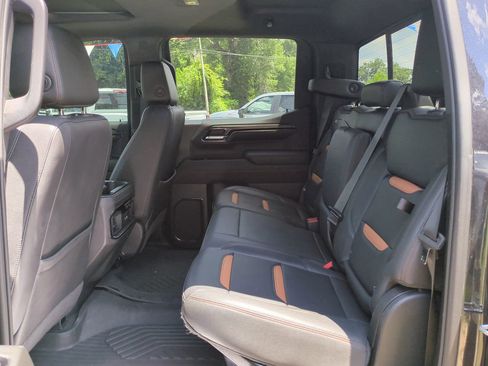 Used 2023 GMC Sierra 1500 AT4 w/ AT4 Premium Package AWD/4WD image 14