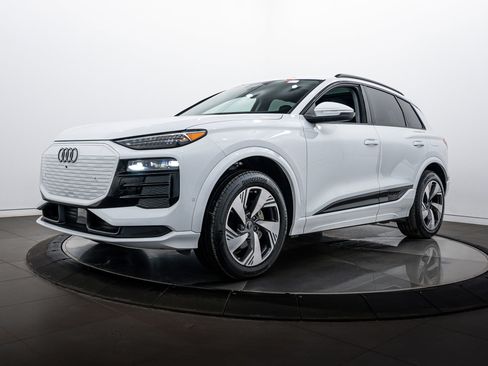 Certified 2025 Audi Q6 e-tron Premium Plus image 6