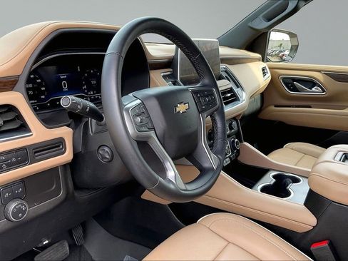 Used 2024 Chevrolet Tahoe Premier AWD/4WD image 14