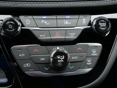 New 2026 Chrysler Pacifica Select image 19