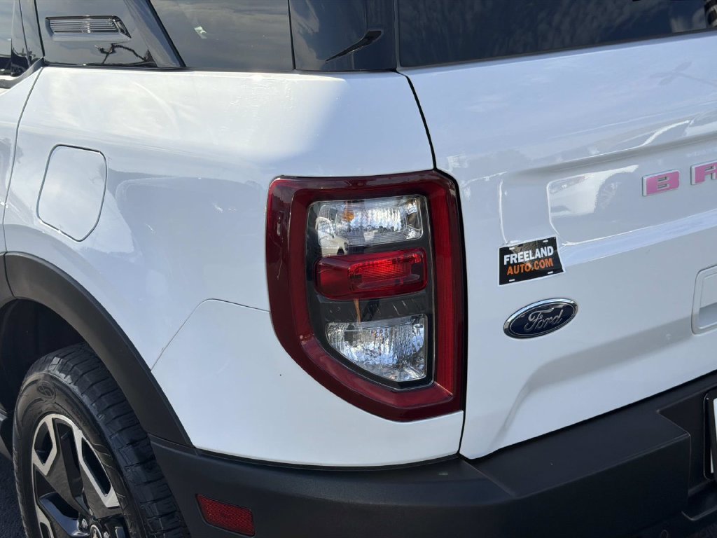 Used 2022 Ford Bronco Sport Outer Banks w/ Tech Package AWD/4WD image 12