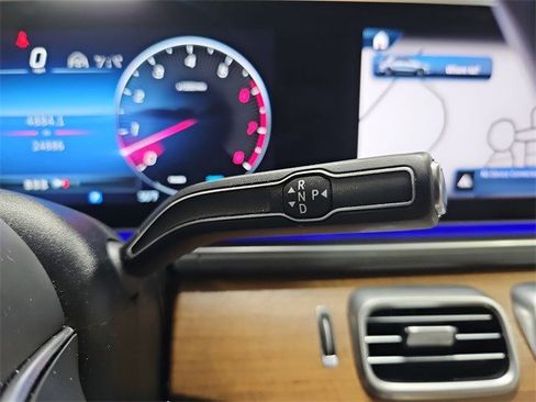 Used 2024 Mercedes-Benz GLE 450 4MATIC image 25