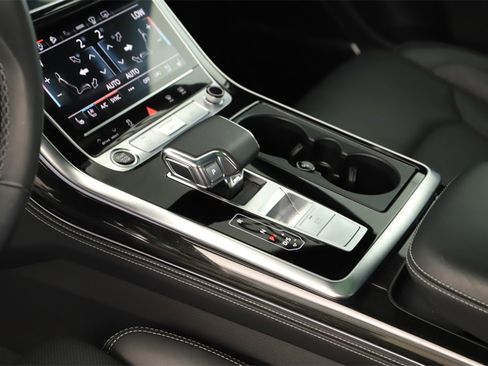 Certified 2025 Audi Q8 Prestige w/ Prestige Package image 17