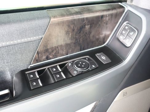 Used 2022 Ford F150 Lariat AWD/4WD image 32