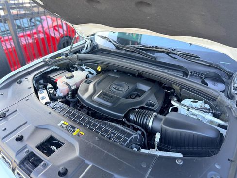 Used 2022 Jeep Grand Cherokee L Laredo w/ Luxury Tech Group I image 28