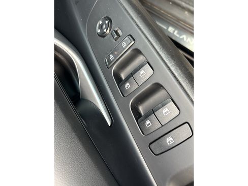 Used 2024 Hyundai Elantra SEL w/ Convenience Package FWD image 31