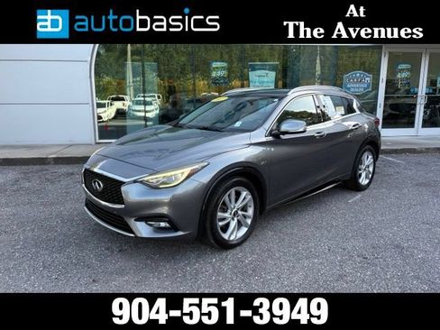 Used 2017 INFINITI QX30 Premium w/ Navigation Package FWD image 1