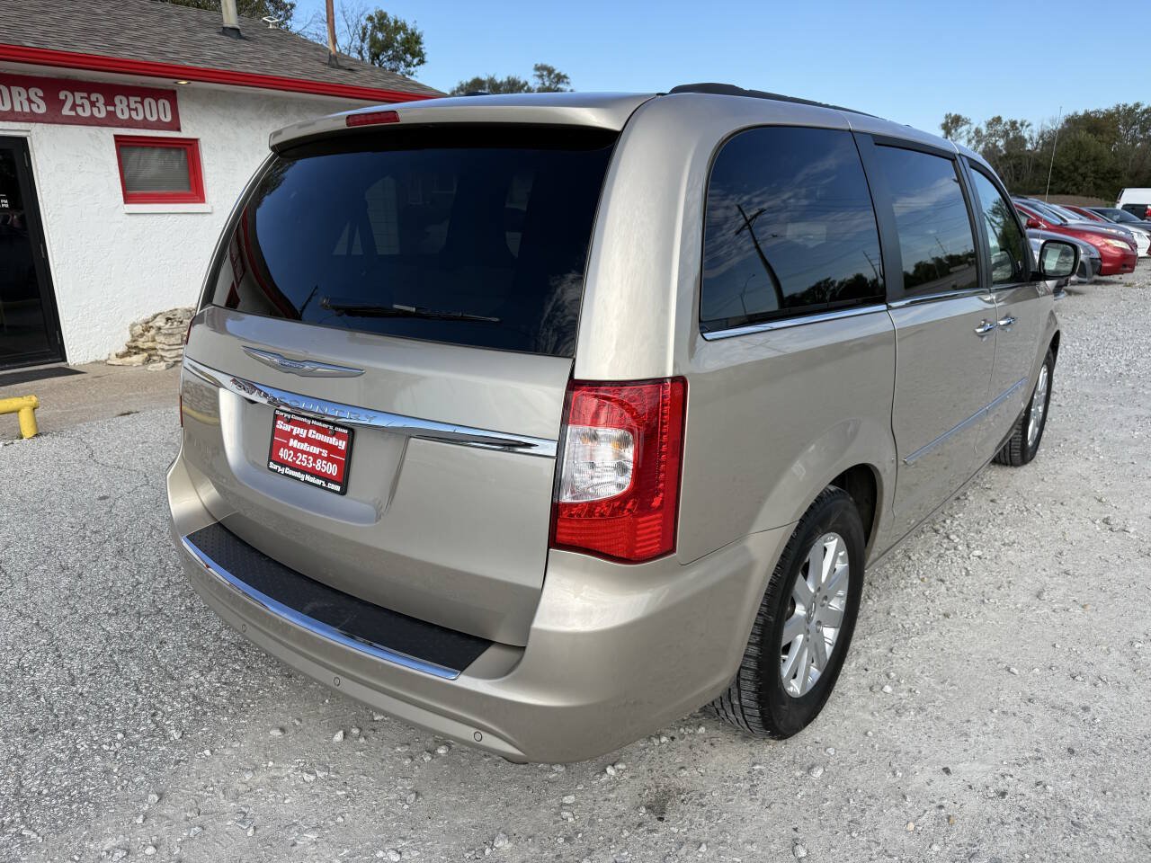Used 2015 Chrysler Town & Country Touring w/ Driver Convenience Group FWD image 3