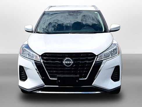 Used 2023 Nissan Kicks SV FWD image 3