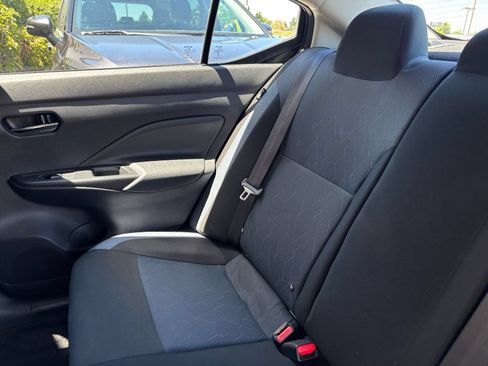 Used 2025 Nissan Versa SV FWD image 38