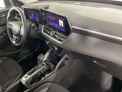 Used 2025 Chevrolet TrailBlazer LT w/ Convenience Package image 29