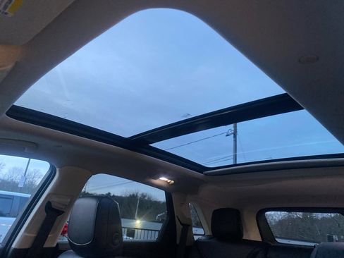 Used 2018 Cadillac XT5 Luxury w/ Driver Awareness Package image 10