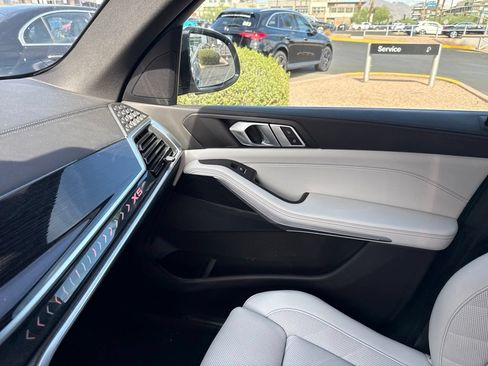 Used 2024 BMW X5 sDrive40i w/ M Sport Package RWD image 9