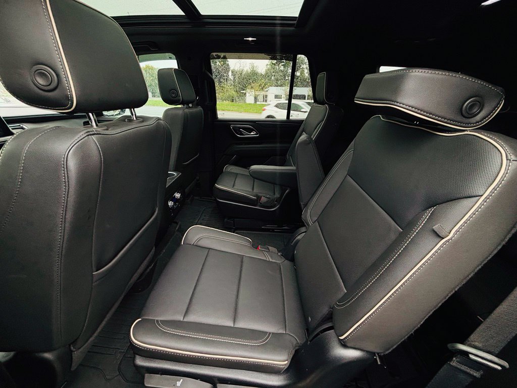 Used 2024 GMC Yukon SLT w/ SLT Luxury Package AWD/4WD image 33
