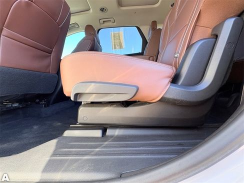 Used 2018 Buick Enclave Avenir w/ Avenir Technology Package image 27