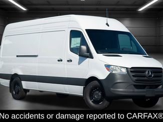 Used 2024 Mercedes-Benz Sprinter 2500 video 2