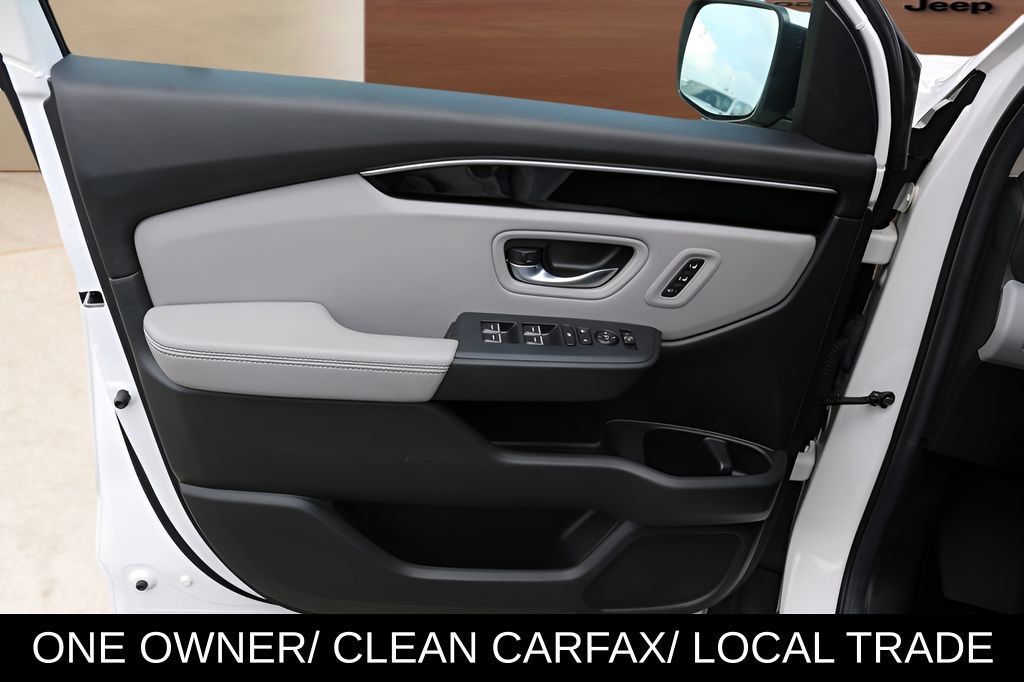 Used 2025 Honda Pilot EX-L image 10