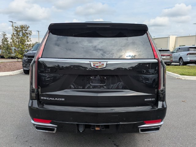 Used 2023 Cadillac Escalade Luxury AWD/4WD image 4