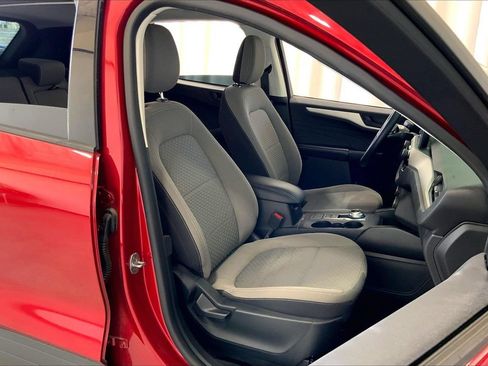 Used 2022 Ford Escape SE w/ SE Sport Appearance Package FWD image 16