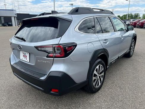 Certified 2025 Subaru Outback Premium w/ Popular Package #1A AWD/4WD image 7