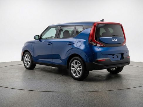 Used 2025 Kia Soul LX w/ LX Technology Package image 6