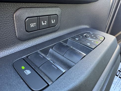 Used 2025 Toyota Land Cruiser image 10