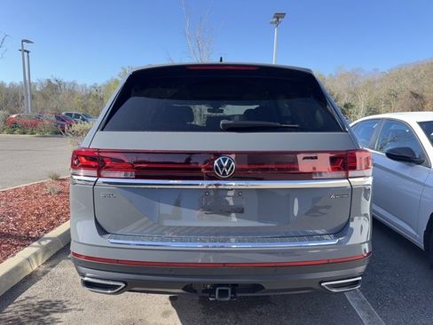 Certified 2025 Volkswagen Atlas SEL image 3