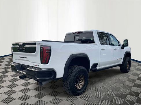 Used 2025 GMC Sierra 2500 AT4X image 5