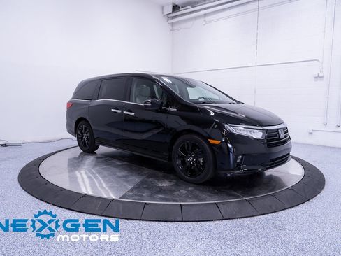 Used 2022 Honda Odyssey Elite image 2