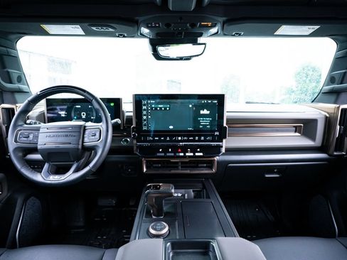 Used 2025 GMC Hummer EV 2X AWD/4WD image 43