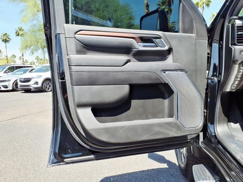 Certified 2025 GMC Sierra 2500 Denali image 19