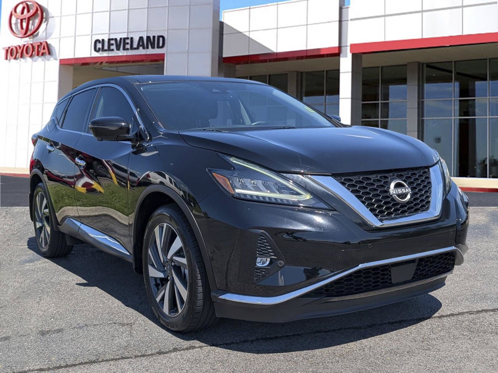 Used 2023 Nissan Murano SL w/ SL Moonroof Package FWD image 2