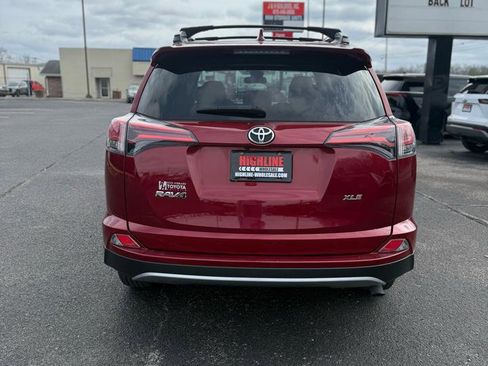 Used 2018 Toyota RAV4 XLE image 4