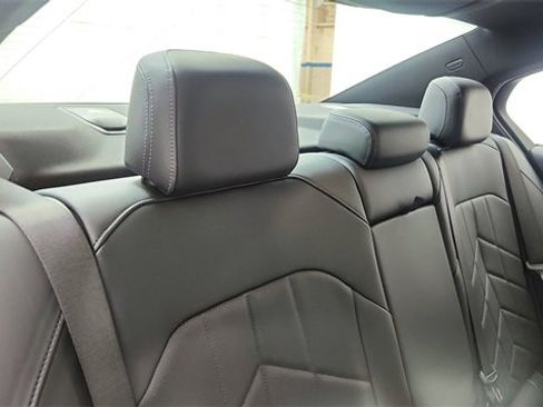 Used 2025 BMW 540i xDrive image 26