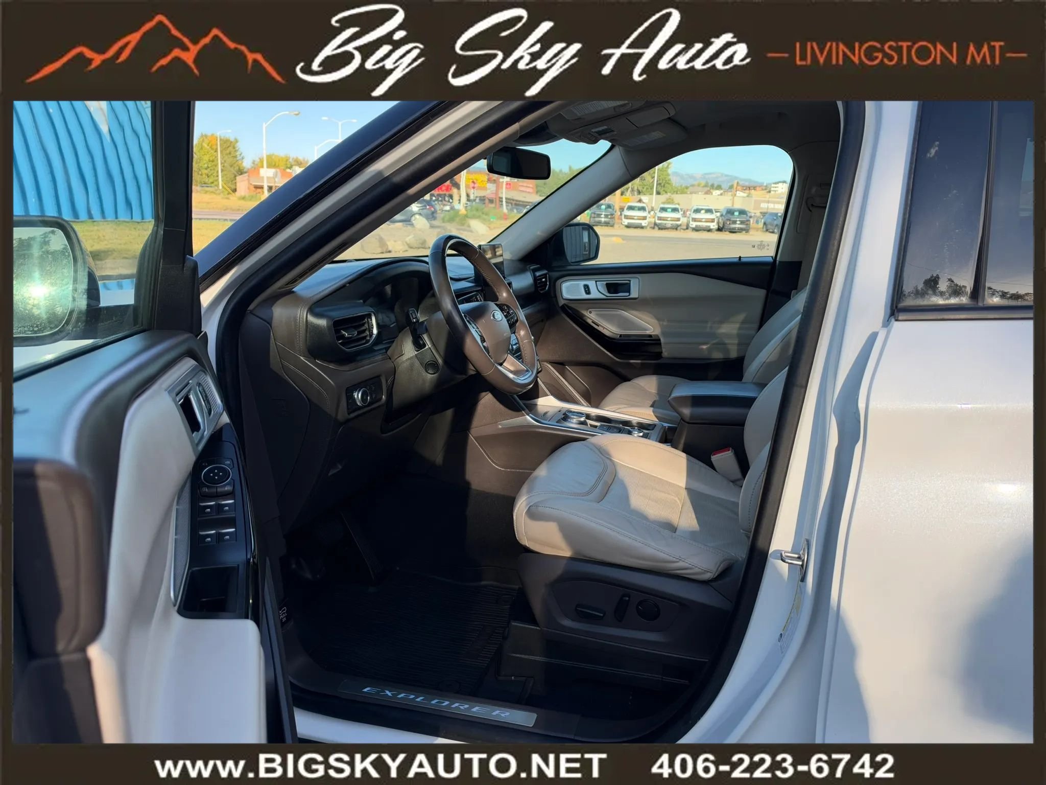 Used 2022 Ford Explorer Platinum w/ Equipment Group 601A AWD/4WD image 12
