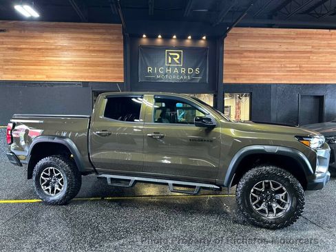 Used 2024 Chevrolet Colorado ZR2 w/ ZR2 Convenience Package III AWD/4WD image 1