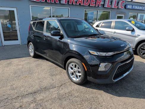 Used 2022 Kia Soul LX w/ Technology Package FWD image 4