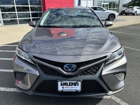 Used 2019 Toyota Camry SE w/ Audio Package FWD image 10