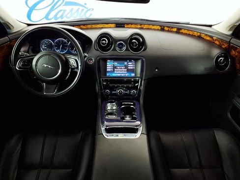 Used 2011 Jaguar XJ RWD image 13