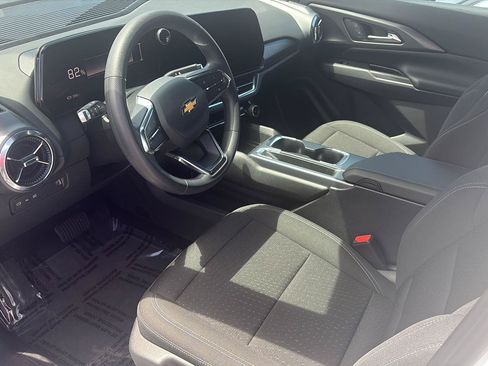 Used 2025 Chevrolet Equinox EV LT FWD image 26