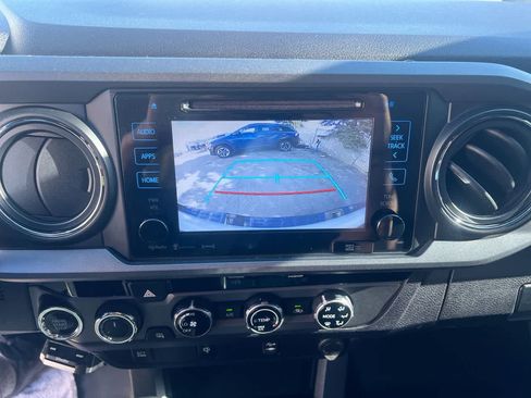 Used 2016 Toyota Tacoma TRD Sport w/ Towing Package AWD/4WD image 17