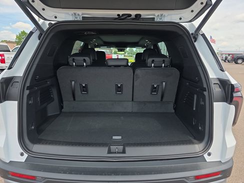 New 2026 Chevrolet Traverse LT w/ Sun and Wheel Package FWD image 14