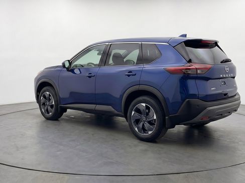 Used 2025 Nissan Rogue SV AWD/4WD image 6