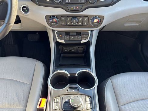 Used 2024 GMC Terrain SLT w/ Tech Package image 20