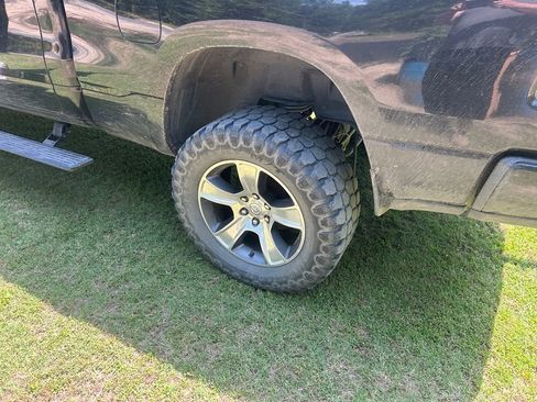 Used 2019 RAM 1500 Sport w/ Level 2 Equipment Group AWD/4WD image 3