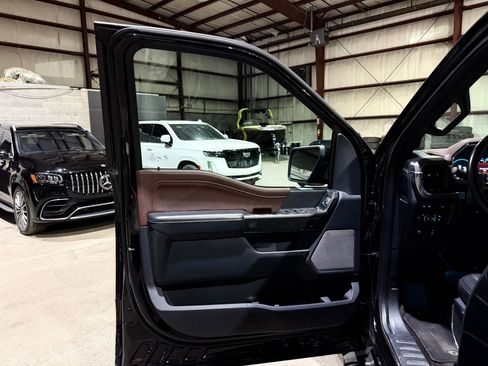 Used 2021 Ford F150 Lariat image 11