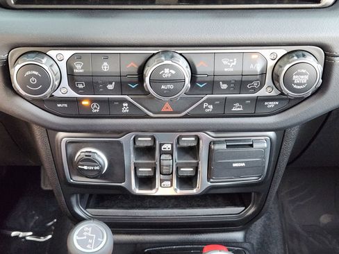 New 2026 Jeep Wrangler Unlimited Sahara image 27