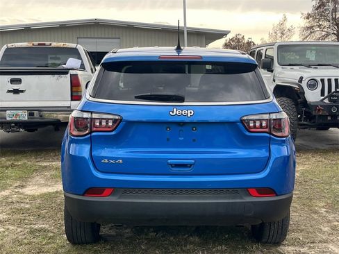 Used 2023 Jeep Compass Sport image 4