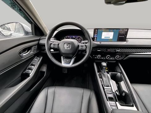 Used 2025 Honda Accord Touring image 6